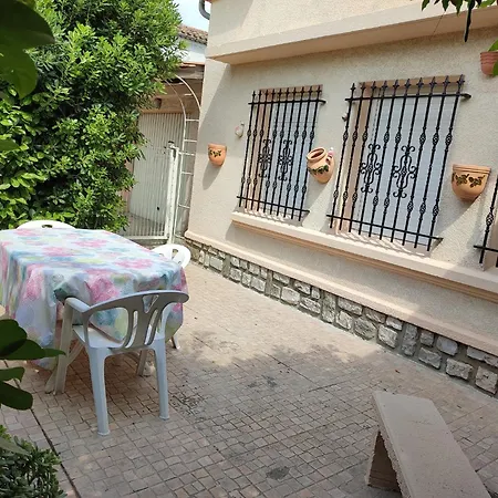 Holiday home New Glycines Independante 2 Jardin Clos Bien Situe